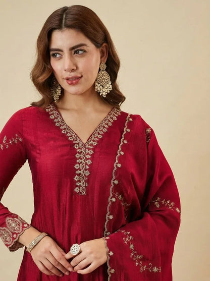 Women Red Embroidered Anarkali Kurta Pant Set With Dupatta